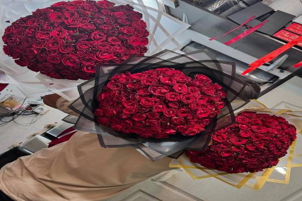 سفارش آنلاین دسته گل وباکس گل رز زیر قیمت گلفروشی
