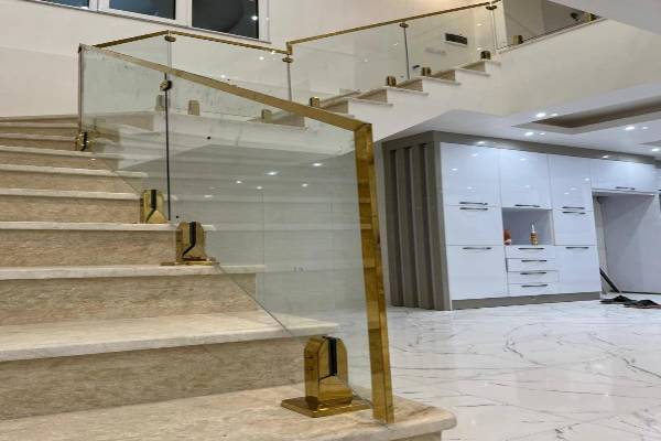 اجرای نرده شیشه در تبریز