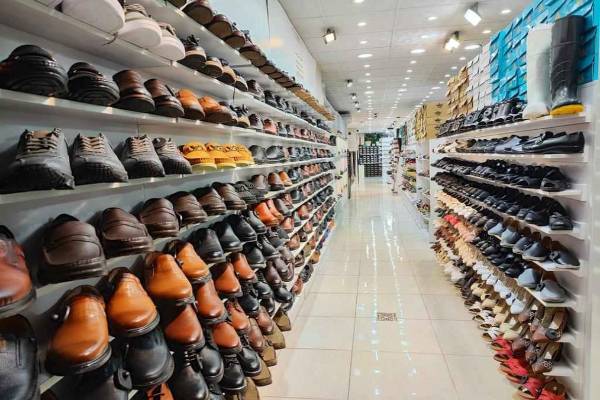 کتونی دویدن و پیاده روی در کرج گوهردشت